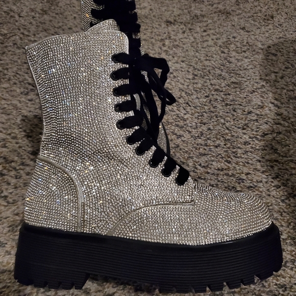 POSTER GIRL Shoes - SOLD OUT POSTER GIRL BOOTS